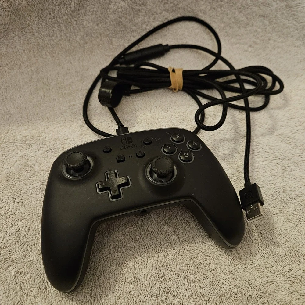 Power A NINTENDO SWITCH CONTROLER Wired Black‎ Excellent Condition